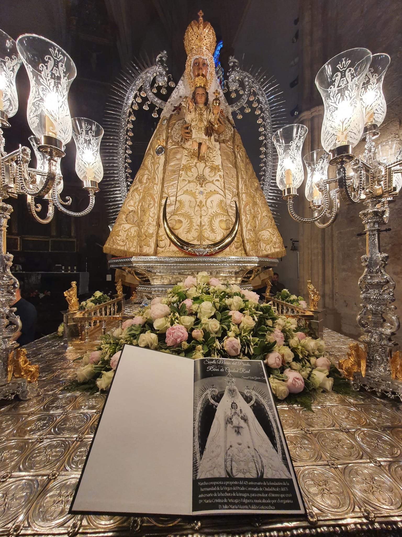SAMUEL VELA GARCÍA-SOTO ENTREGA LA PARTITURA “SANTA MARÍA DEL PRADO, REINA DE CIUDAD REAL”